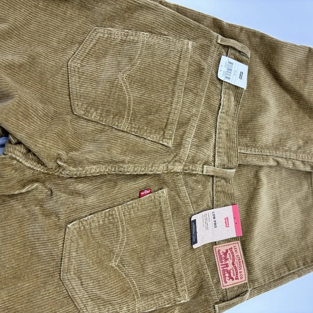 LEVI'S Low Pro Mens 31 x 30 Relaxed Fit Straight Corduroy Tan Pants Casual NWT‎